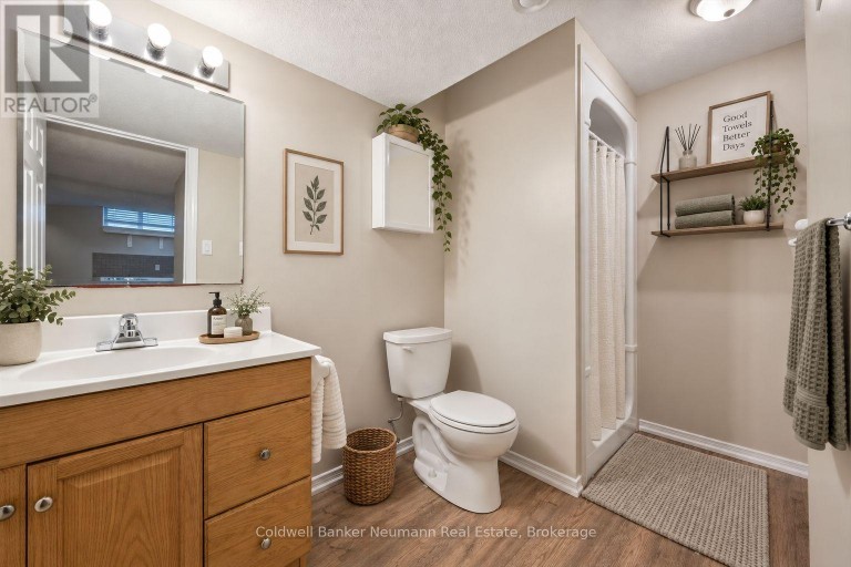 235 DEERPATH DRIVE, Guelph (Willow West/Sugarbush/West Acres), Ontario, N1K1W5