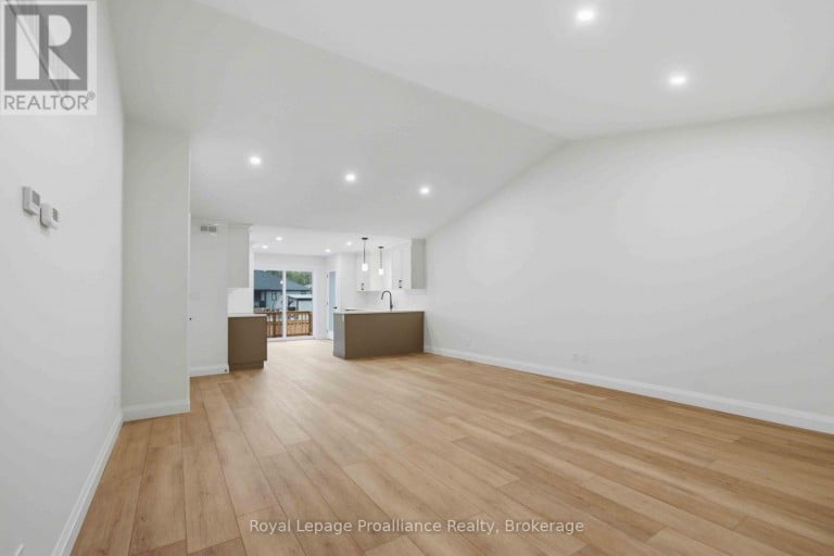 52 MACKENZIE JOHN CRESCENT, Brighton, Ontario, K0K1H0