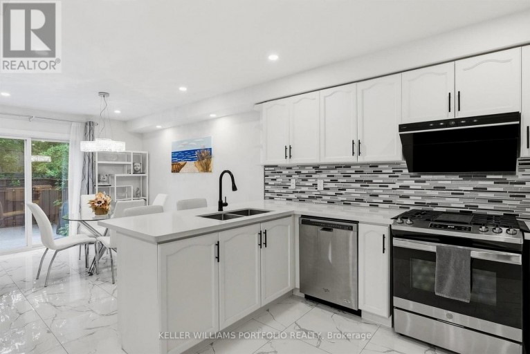 88 MATTEO DAVID DRIVE, Richmond Hill (Rouge Woods), Ontario, L4S2S9