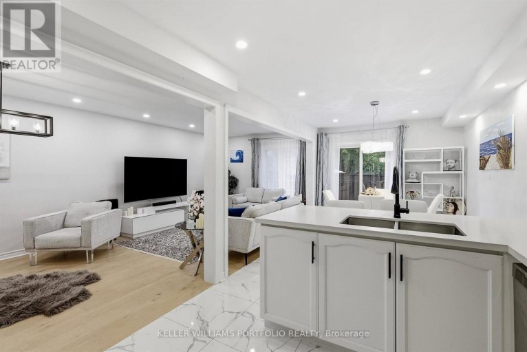 88 MATTEO DAVID DRIVE, Richmond Hill (Rouge Woods), Ontario, L4S2S9