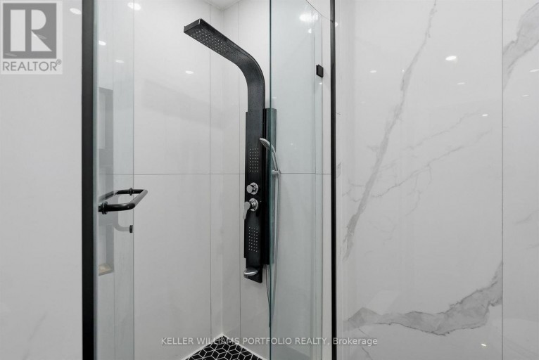 88 MATTEO DAVID DRIVE, Richmond Hill (Rouge Woods), Ontario, L4S2S9