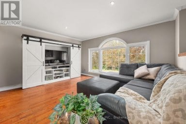 79 OXFORD STREET Selwyn Ontario photo 8