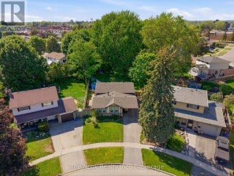30 DEERPARK CRESCENT Clarington (Bowmanville) Ontario photo 1