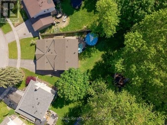 30 DEERPARK CRESCENT Clarington (Bowmanville) Ontario photo 2