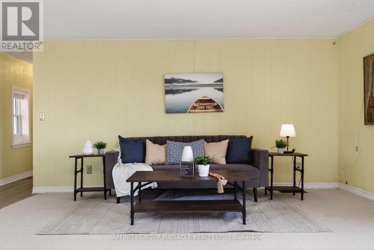 14 ORIOLE ROAD, Kawartha Lakes (Fenelon Falls), Ontario, K0M1N0