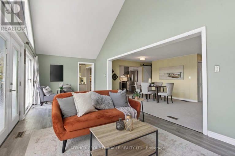 14 ORIOLE ROAD, Kawartha Lakes (Fenelon Falls), Ontario, K0M1N0