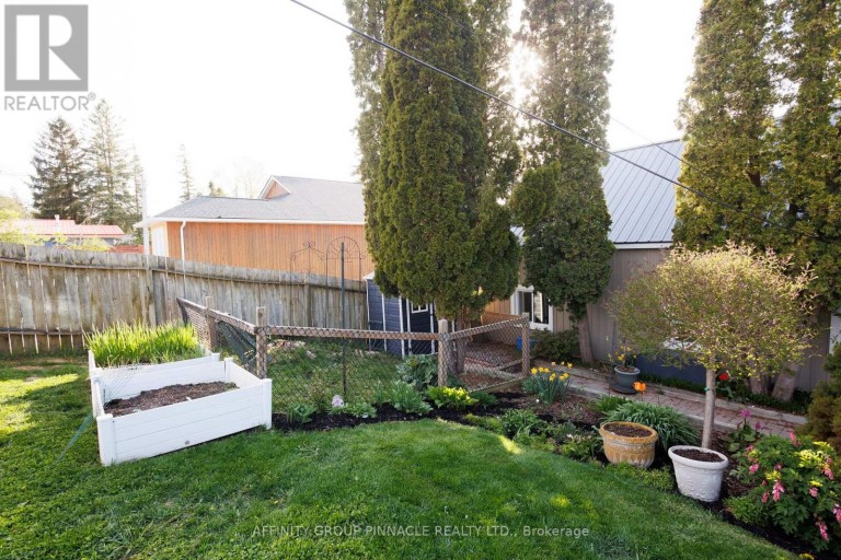 14 ORIOLE ROAD, Kawartha Lakes (Fenelon Falls), Ontario, K0M1N0