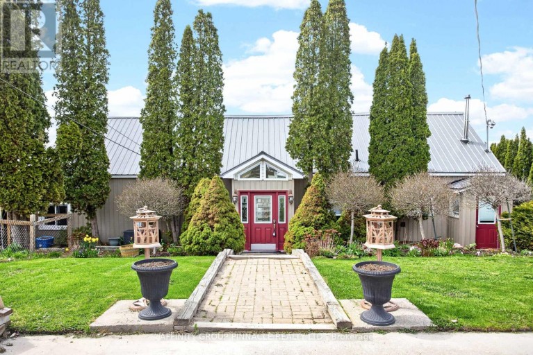 14 ORIOLE ROAD, Kawartha Lakes (Fenelon Falls), Ontario, K0M1N0