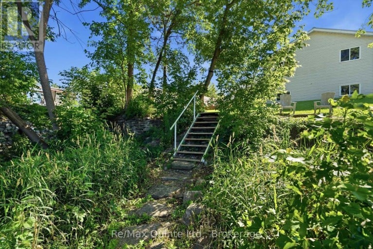 111 CANNIFTON ROAD N, Belleville (Thurlow Ward), Ontario, K0K1K0