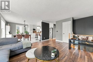 111 CANNIFTON ROAD N Belleville (Thurlow Ward) Ontario photo 17