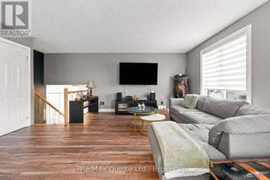 111 CANNIFTON ROAD N Belleville (Thurlow Ward) Ontario photo 18
