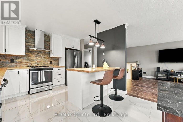111 CANNIFTON ROAD N, Belleville (Thurlow Ward), Ontario, K0K1K0