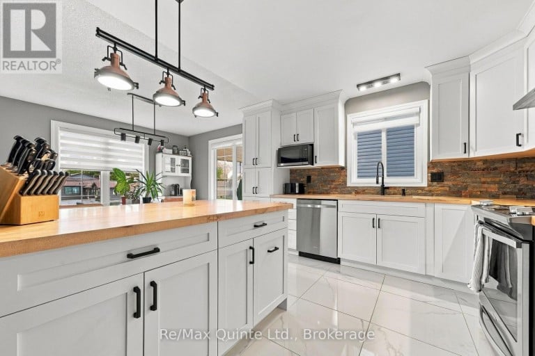 111 CANNIFTON ROAD N, Belleville (Thurlow Ward), Ontario, K0K1K0