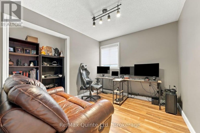 111 CANNIFTON ROAD N, Belleville (Thurlow Ward), Ontario, K0K1K0