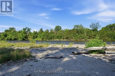 111 CANNIFTON ROAD N Belleville (Thurlow Ward) Ontario photo 40