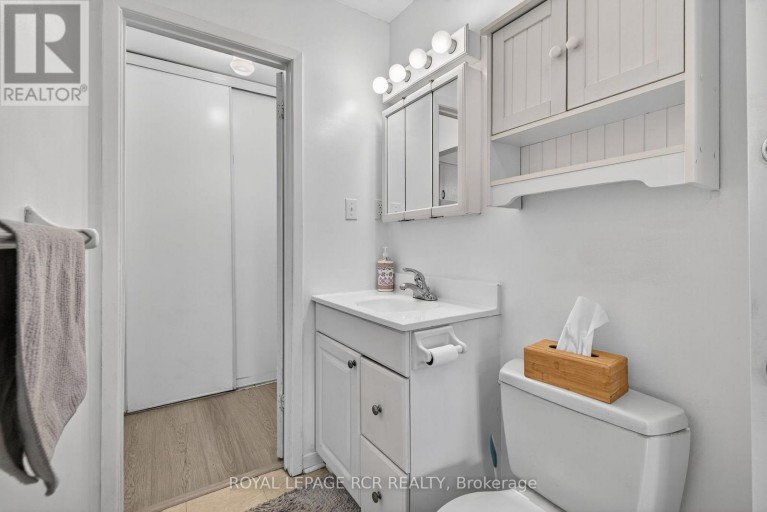 856 MAGNOLIA AVENUE, Newmarket (Huron Heights-Leslie Valley), Ontario, L3Y3C7