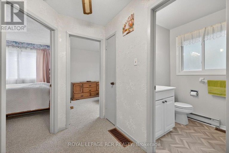 856 MAGNOLIA AVENUE, Newmarket (Huron Heights-Leslie Valley), Ontario, L3Y3C7