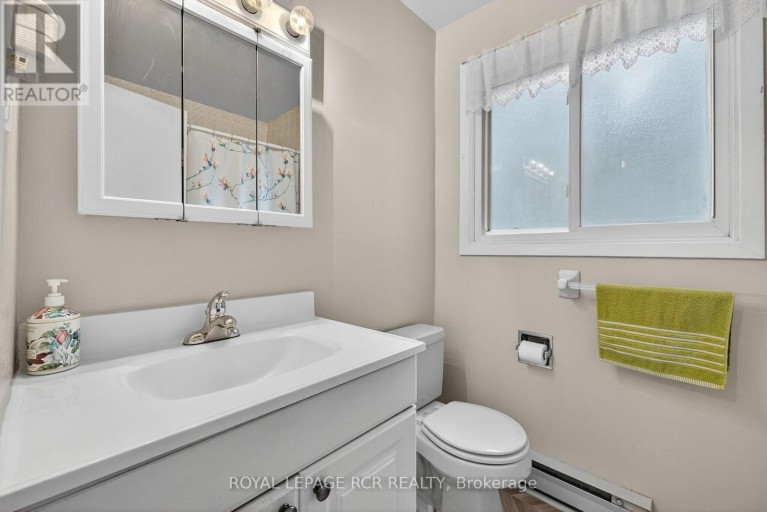 856 MAGNOLIA AVENUE, Newmarket (Huron Heights-Leslie Valley), Ontario, L3Y3C7