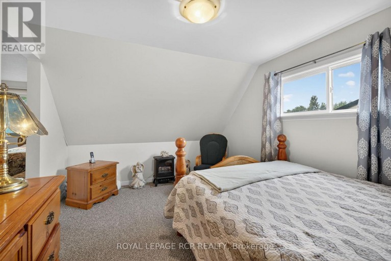 856 MAGNOLIA AVENUE, Newmarket (Huron Heights-Leslie Valley), Ontario, L3Y3C7