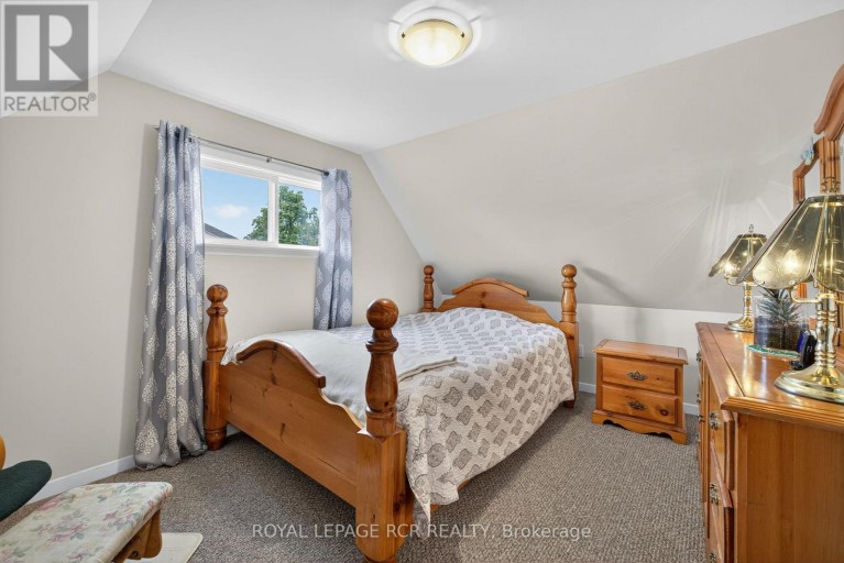 856 MAGNOLIA AVENUE, Newmarket (Huron Heights-Leslie Valley), Ontario, L3Y3C7