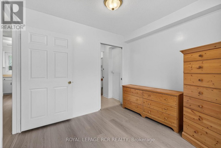 856 MAGNOLIA AVENUE, Newmarket (Huron Heights-Leslie Valley), Ontario, L3Y3C7