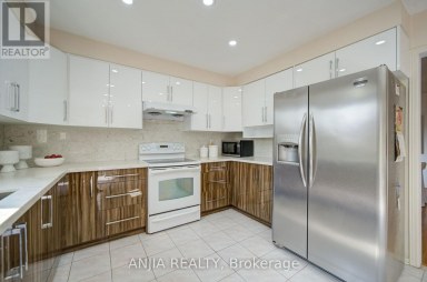 8 BROOKLYN CRESCENT Markham (Unionville) Ontario photo 14
