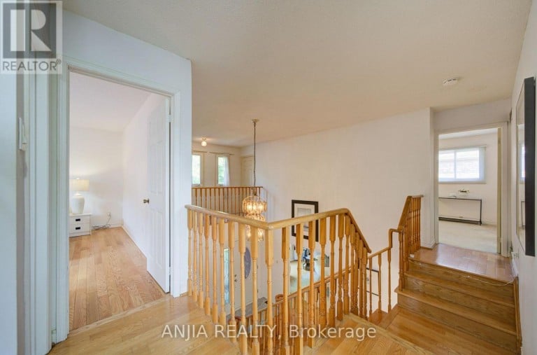 8 BROOKLYN CRESCENT, Markham (Unionville), Ontario, L3P7C1