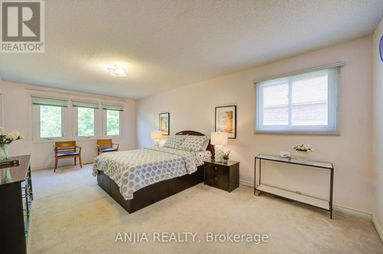 8 BROOKLYN CRESCENT, Markham (Unionville), Ontario, L3P7C1