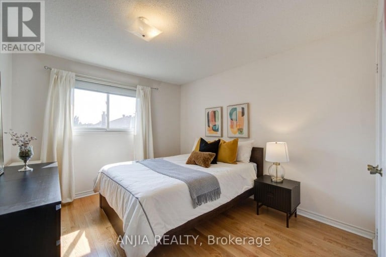 8 BROOKLYN CRESCENT, Markham (Unionville), Ontario, L3P7C1