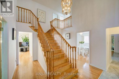 8 BROOKLYN CRESCENT Markham (Unionville) Ontario photo 3