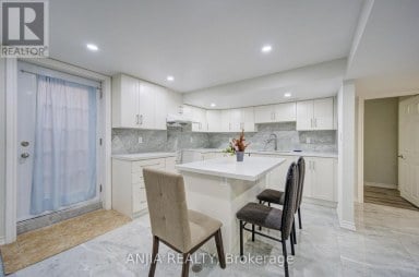 8 BROOKLYN CRESCENT Markham (Unionville) Ontario photo 37