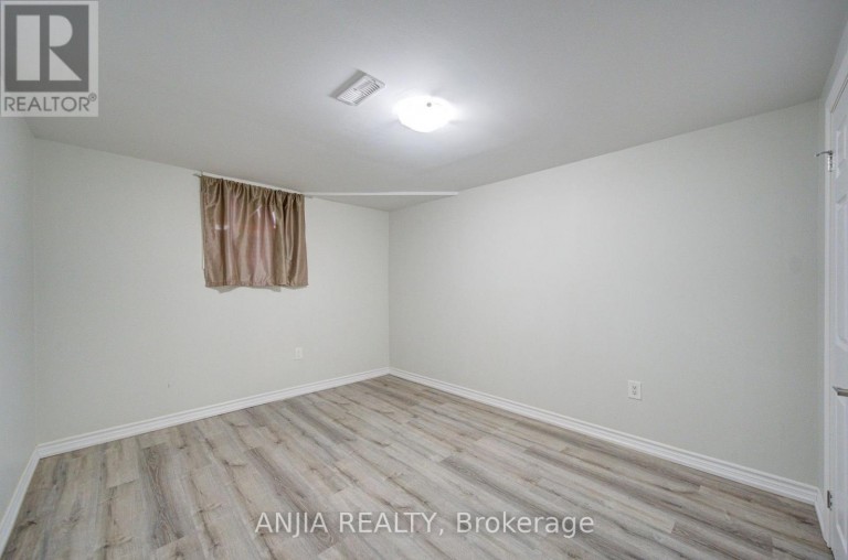 8 BROOKLYN CRESCENT, Markham (Unionville), Ontario, L3P7C1