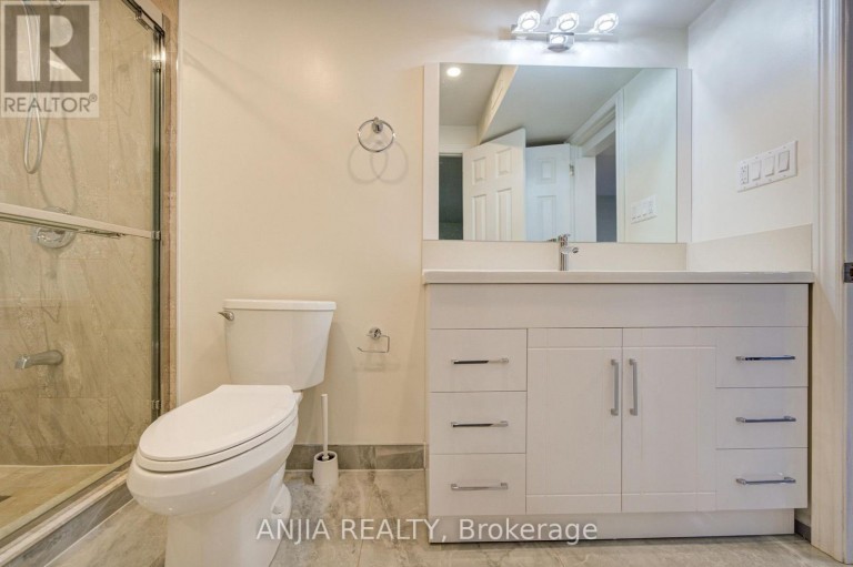 8 BROOKLYN CRESCENT, Markham (Unionville), Ontario, L3P7C1