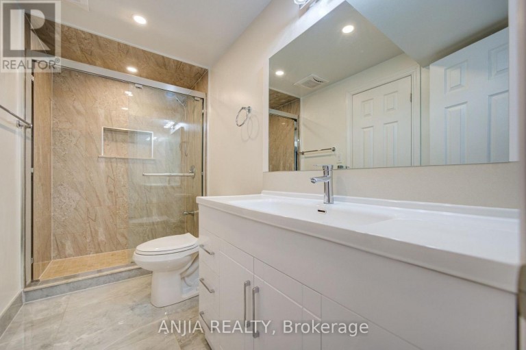 8 BROOKLYN CRESCENT, Markham (Unionville), Ontario, L3P7C1