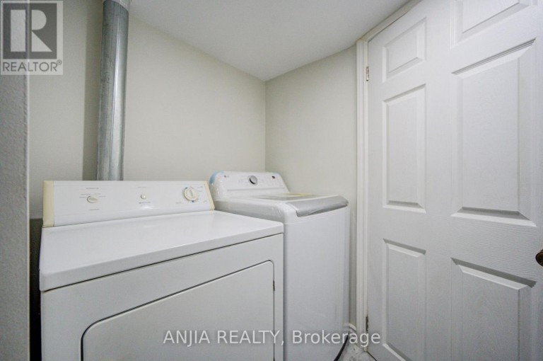 8 BROOKLYN CRESCENT, Markham (Unionville), Ontario, L3P7C1