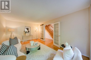8 BROOKLYN CRESCENT Markham (Unionville) Ontario photo 7