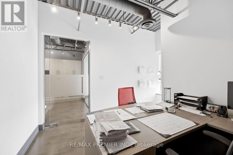 12 - 13 KENVIEW BOULEVARD, Brampton (Parkway Belt Industrial Area), Ontario, L6T5K9