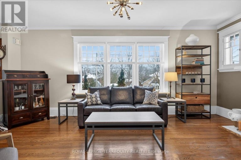 53 BENSON AVENUE, Peterborough (Northcrest Ward 5), Ontario, K9H5X7
