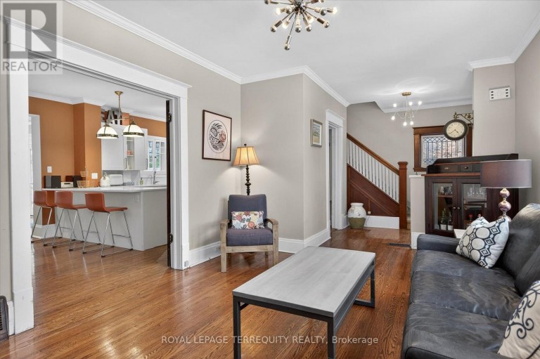 53 BENSON AVENUE, Peterborough (Northcrest Ward 5), Ontario, K9H5X7