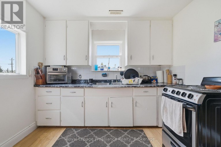 199 DUNDAS STREET E, Quinte West (Trenton Ward), Ontario, K8V1L7