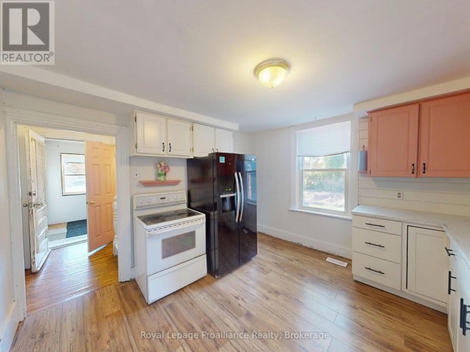 166 BURNHAM STREET, Belleville (Belleville Ward), Ontario, K8N3R9
