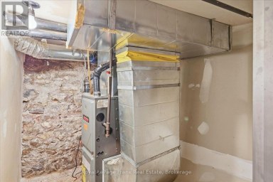 226 LAKE STREET Peterborough (Town Ward 3) Ontario photo 15