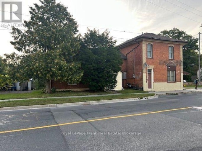 226 LAKE STREET, Peterborough (Town Ward 3), Ontario, K9J3J1