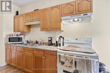 226 LAKE STREET Peterborough (Town Ward 3) Ontario photo 9