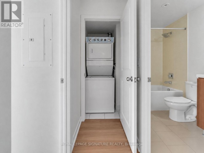 315 - 105 GEORGE STREET, Toronto (Moss Park), Ontario, M5A0L4