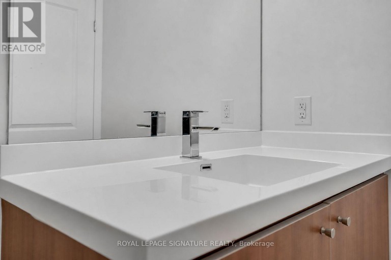 315 - 105 GEORGE STREET, Toronto (Moss Park), Ontario, M5A0L4