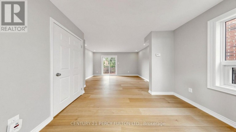 18 TIPTON CRESCENT, Ajax (Central West), Ontario, L1T2L1