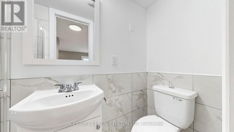 18 TIPTON CRESCENT, Ajax (Central West), Ontario, L1T2L1