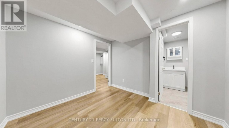 18 TIPTON CRESCENT, Ajax (Central West), Ontario, L1T2L1