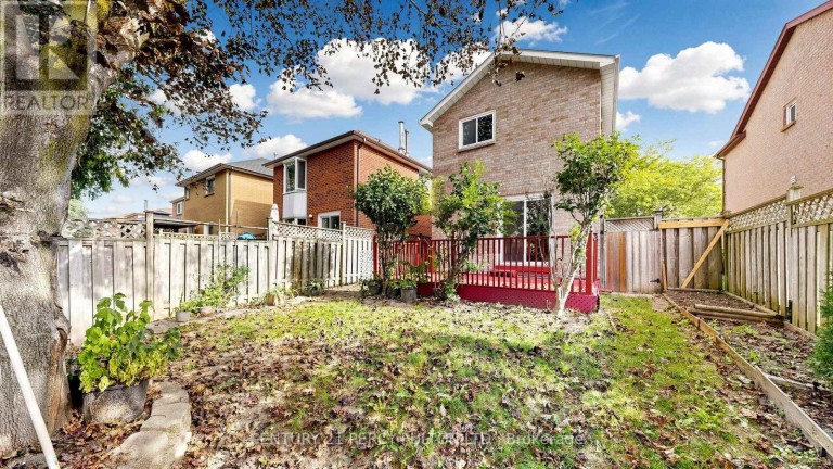 18 TIPTON CRESCENT, Ajax (Central West), Ontario, L1T2L1